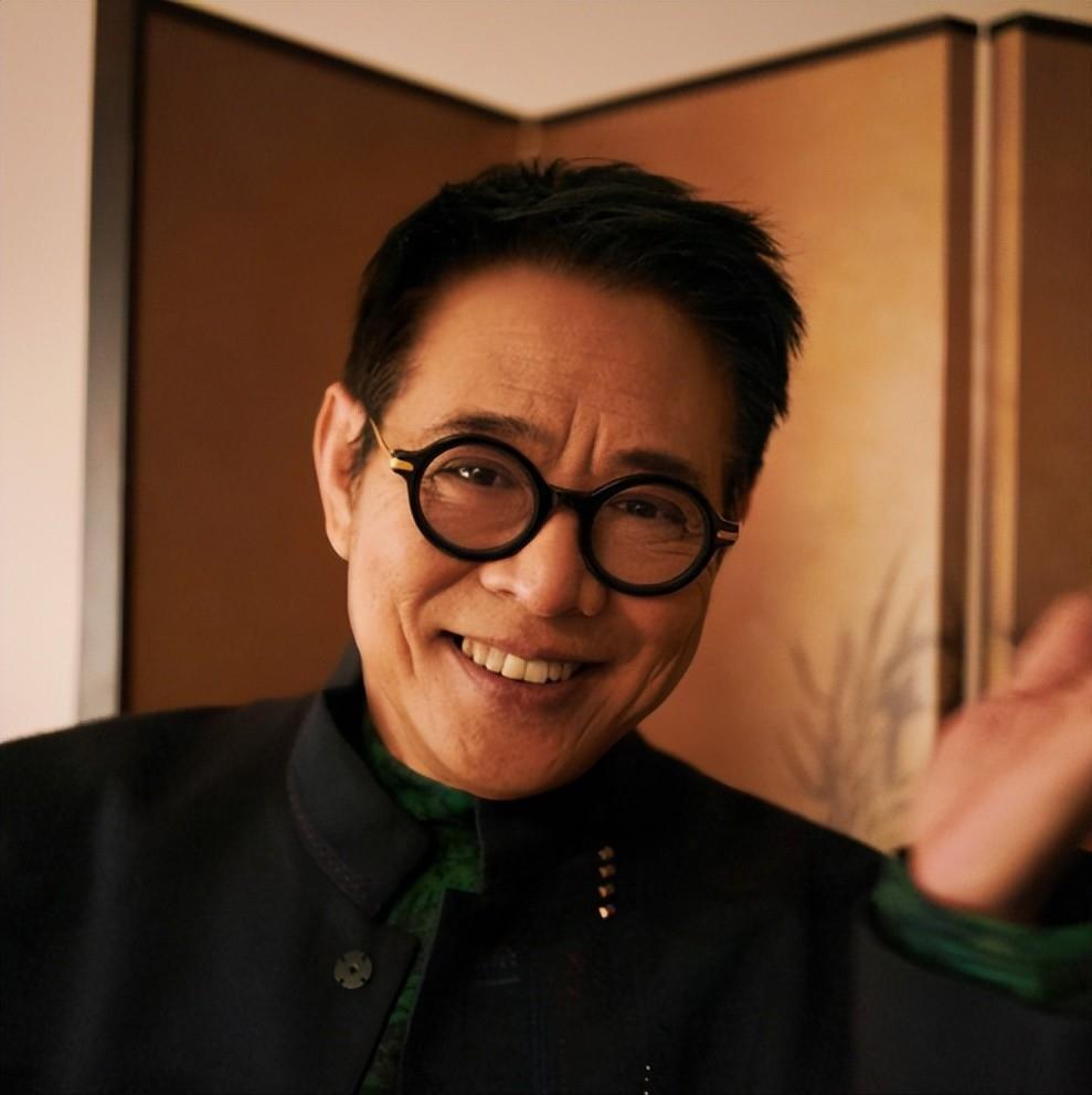 李连杰一家三口拜见仁波切,64岁利智许久不见,颜值回春如昔日!